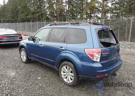 2012 Subaru Forester 2.5X Premium из США, поврежденный, VIN JF2SHADCXCH467929